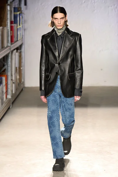 Look 5